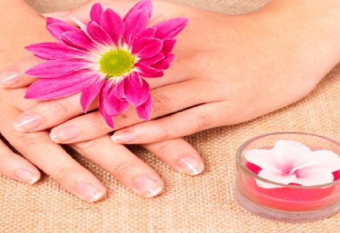 Ingin Kuku Terlihat Cantik Alami? Coba Tips Ini!